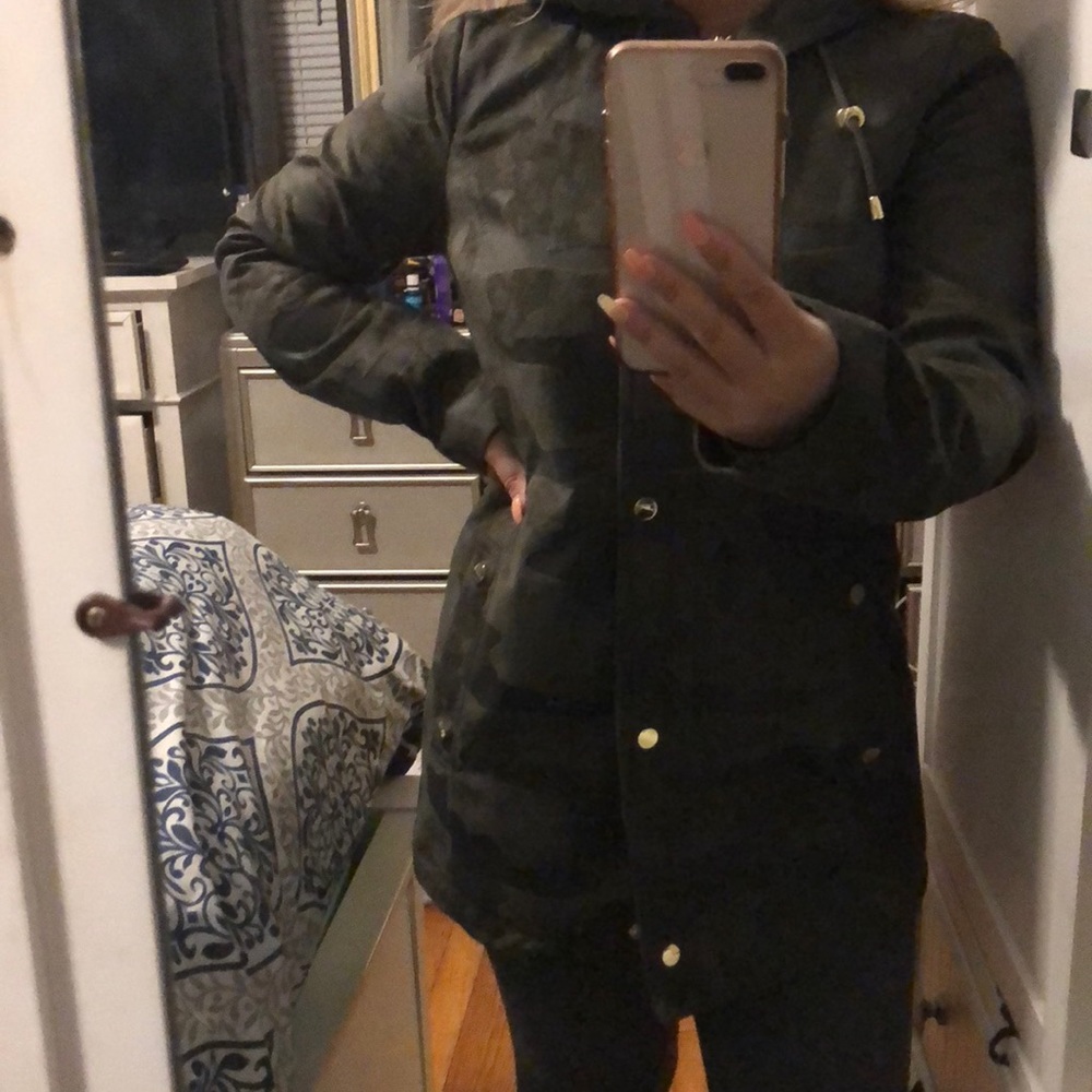 Camo jacket ๐ - Picture 3 of 4